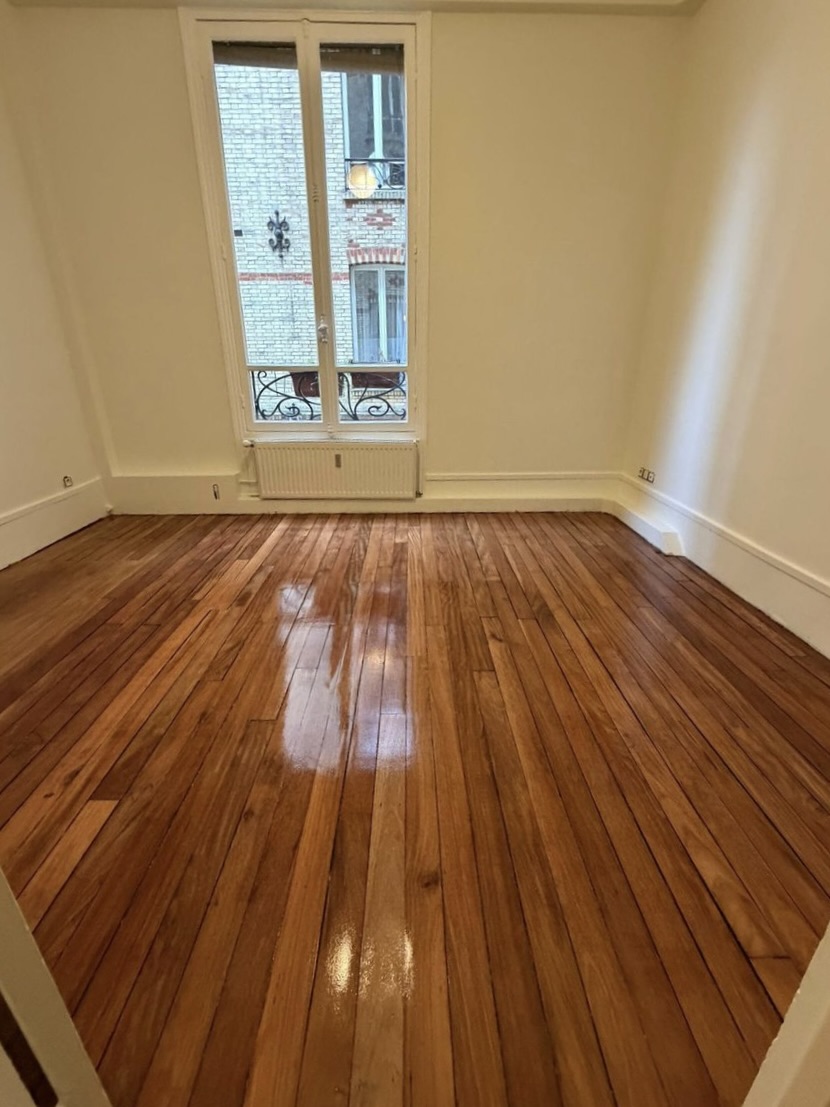 Peinture intérieure décorative et parquet